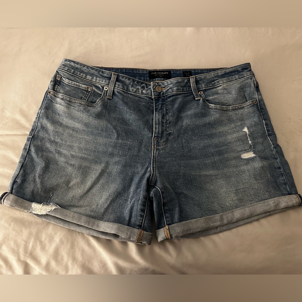 Women’s Lucky Brand Shorts- Size 16, Brand New